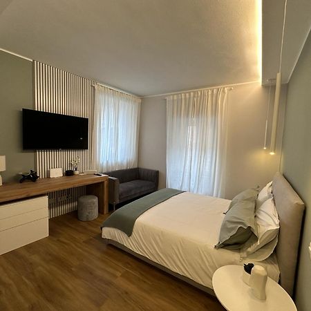 The Captain'S Apartments Sirocco - City Center Leonardo Academy Sesto Calende Zewnętrze zdjęcie