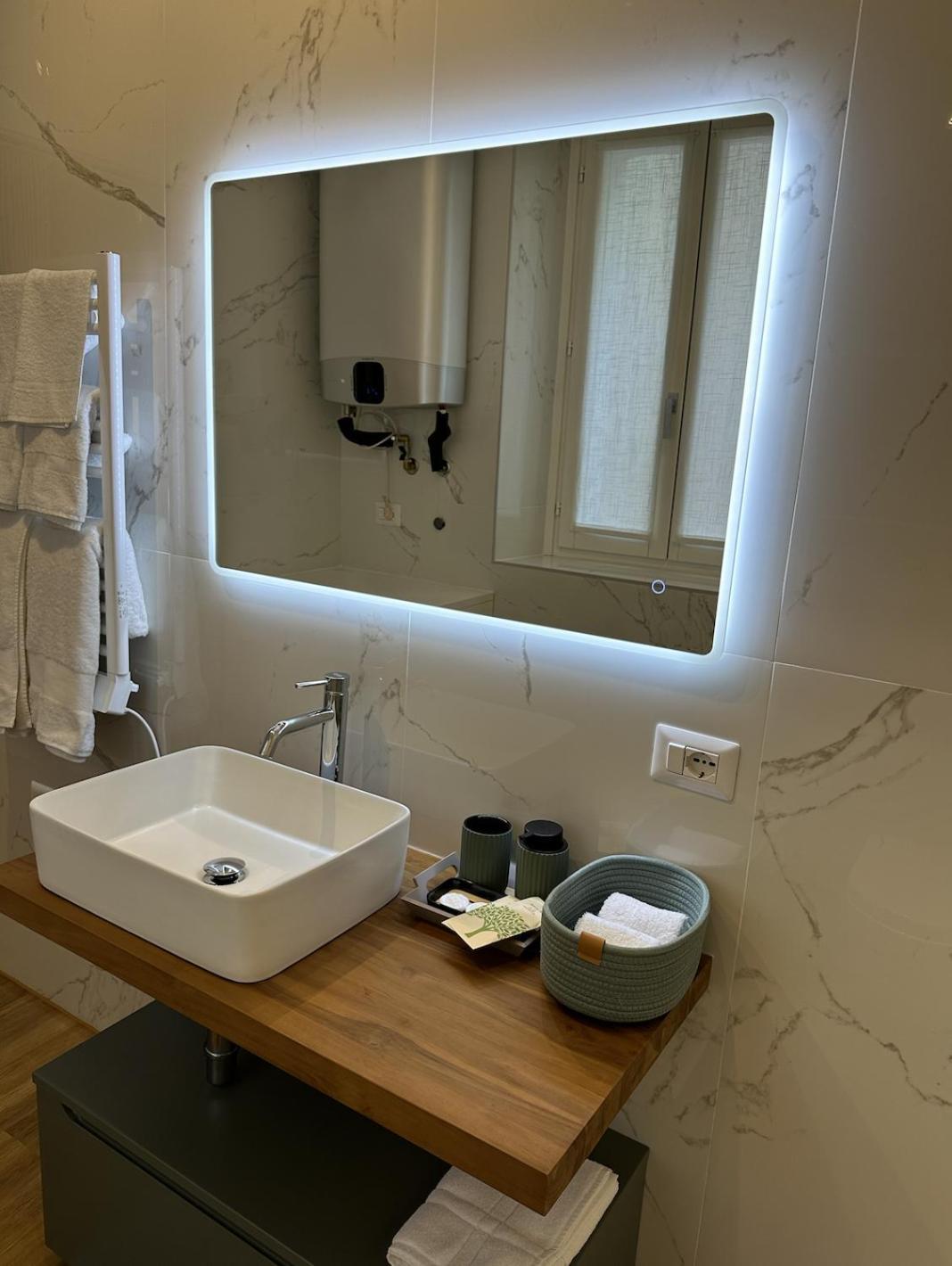 The Captain'S Apartments Sirocco - City Center Leonardo Academy Sesto Calende Zewnętrze zdjęcie
