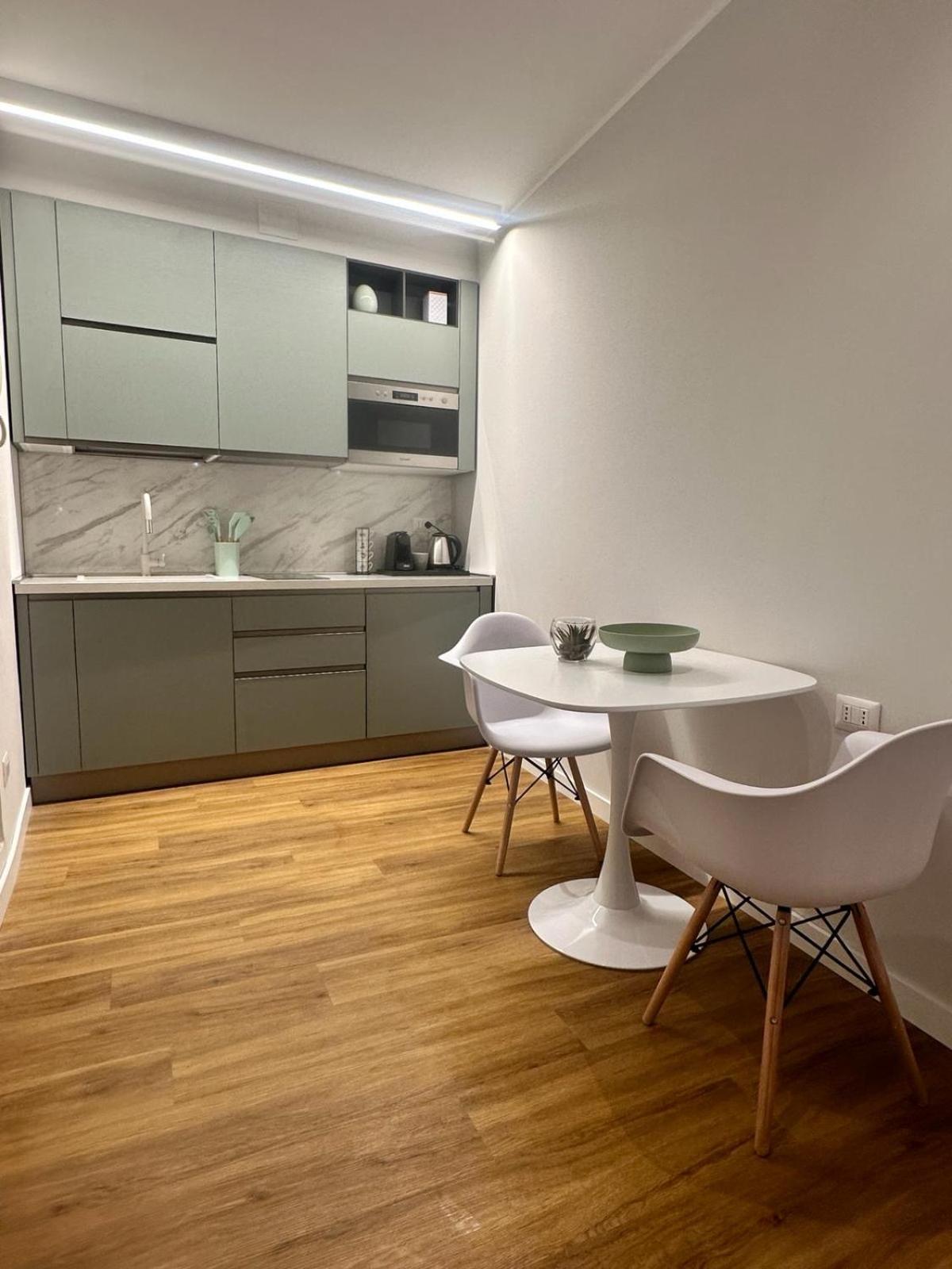 The Captain'S Apartments Sirocco - City Center Leonardo Academy Sesto Calende Zewnętrze zdjęcie